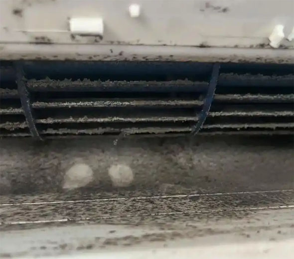 胶州空调吹的风有股烧焦味是怎么回事